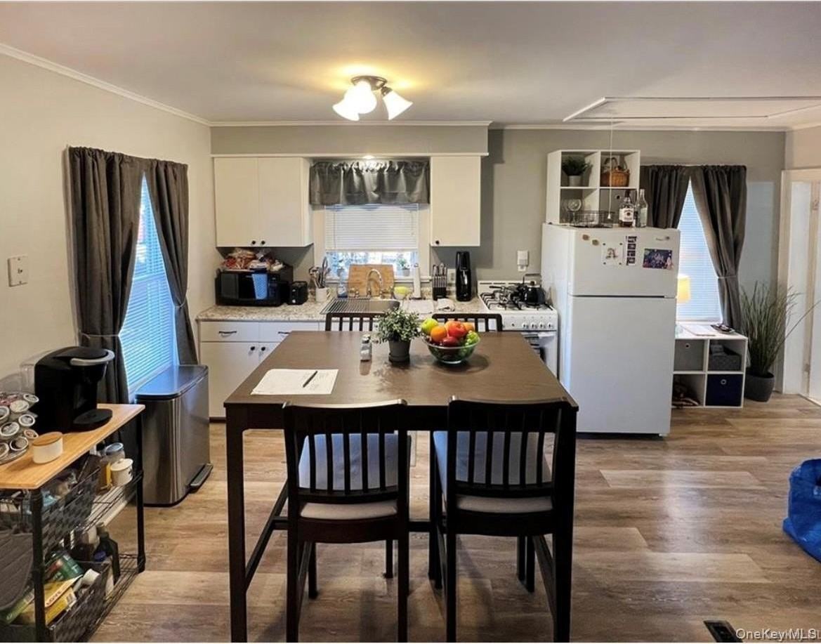 280 Maple Ave Unit 3 - Photo 5 of 9