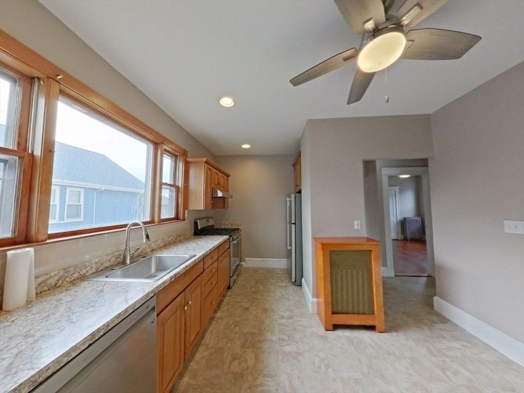 9 Saint James Rd Unit 9 - Photo 7 of 14