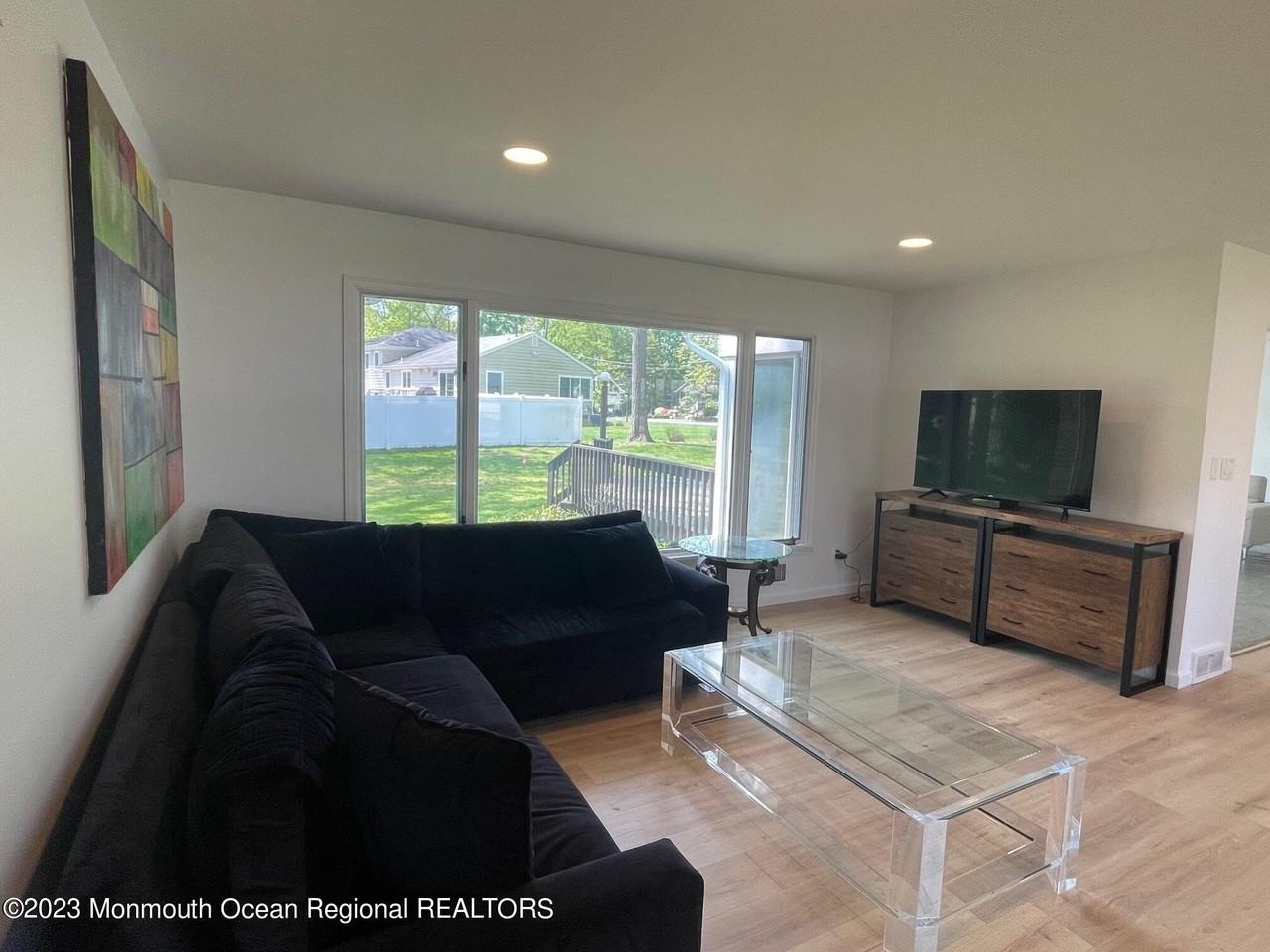 12 Greenbrier Rd - Photo 3 of 16