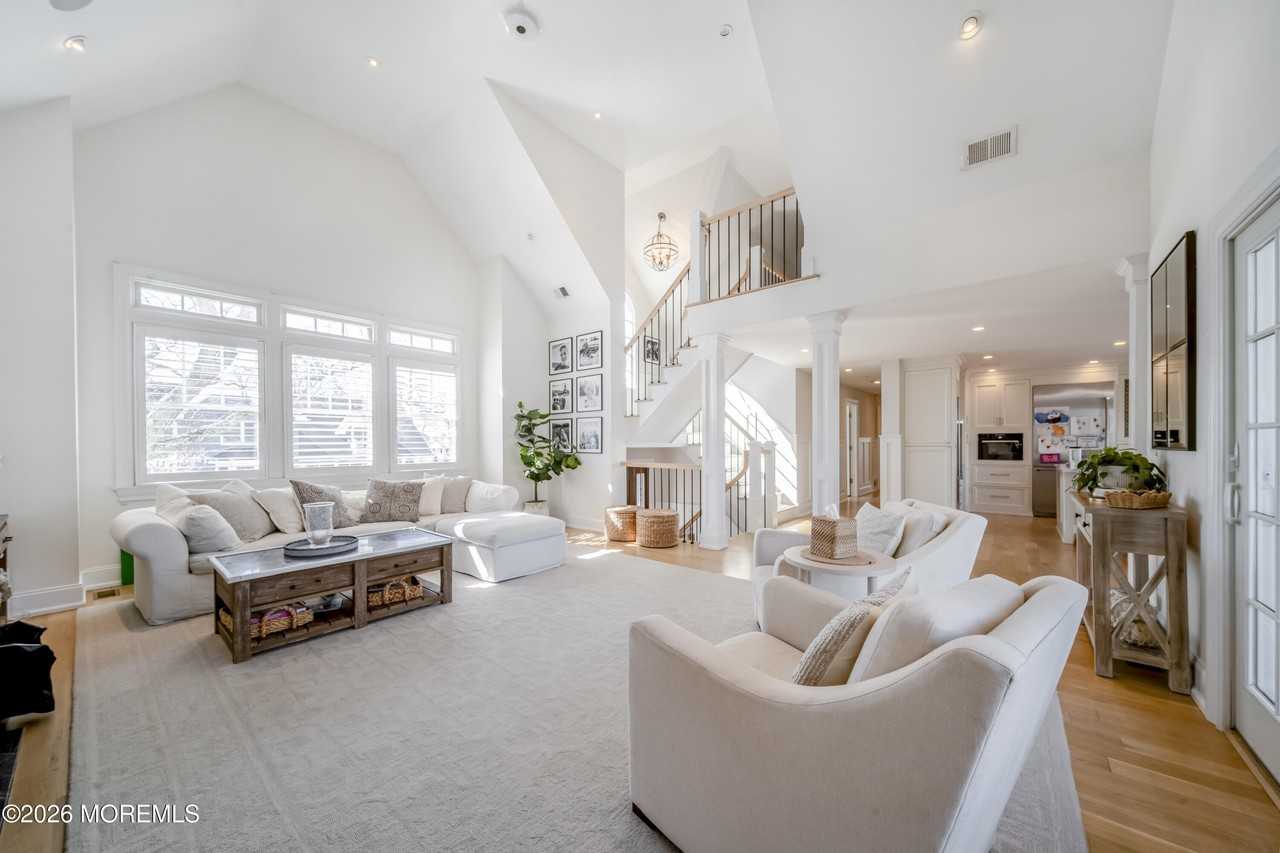 3 Elizabeth Pl - Photo 4 of 39