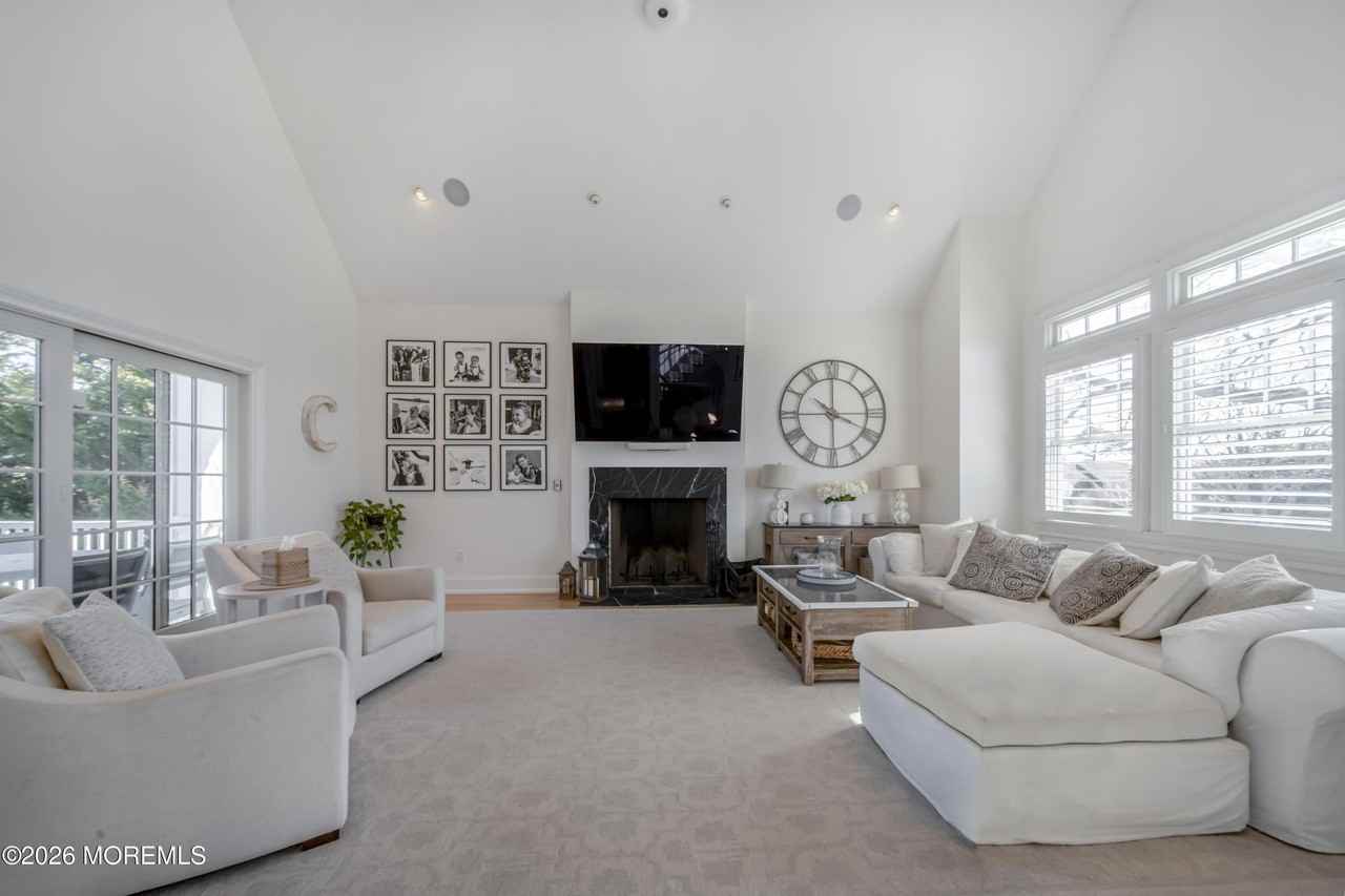 3 Elizabeth Pl - Photo 5 of 39