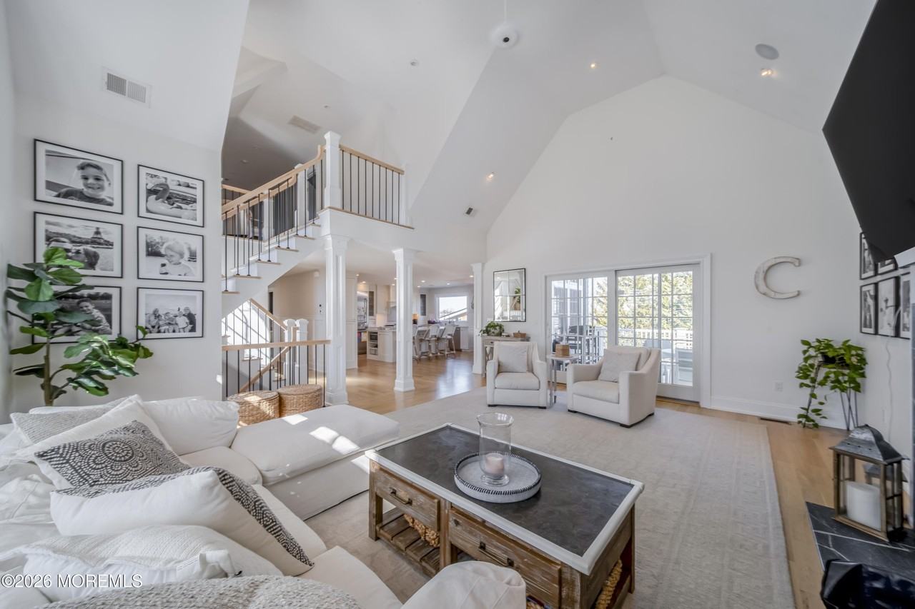 3 Elizabeth Pl - Photo 7 of 39