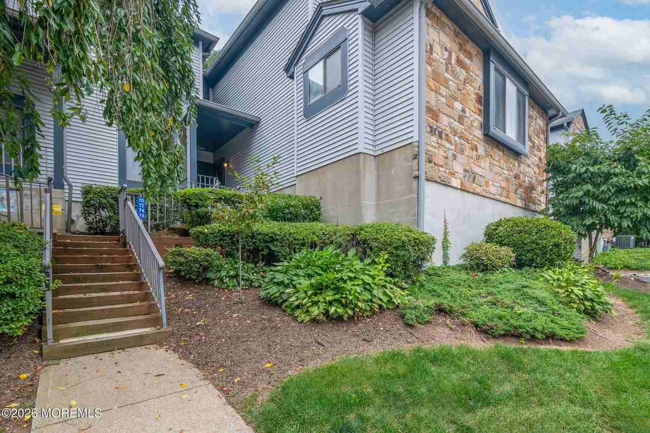 70 Overlook Dr - Photo 2 of 39