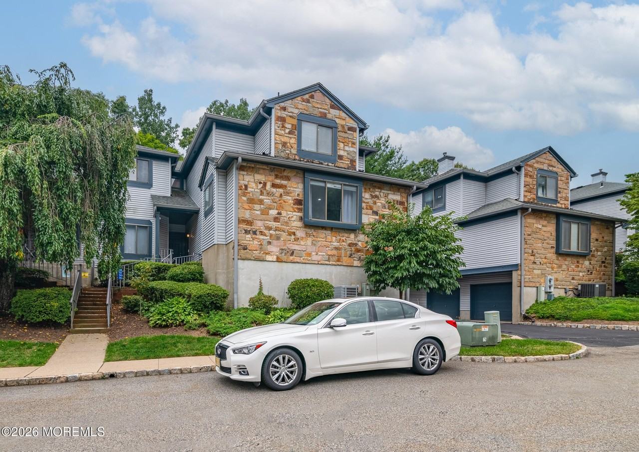 70 Overlook Dr - Photo 3 of 39