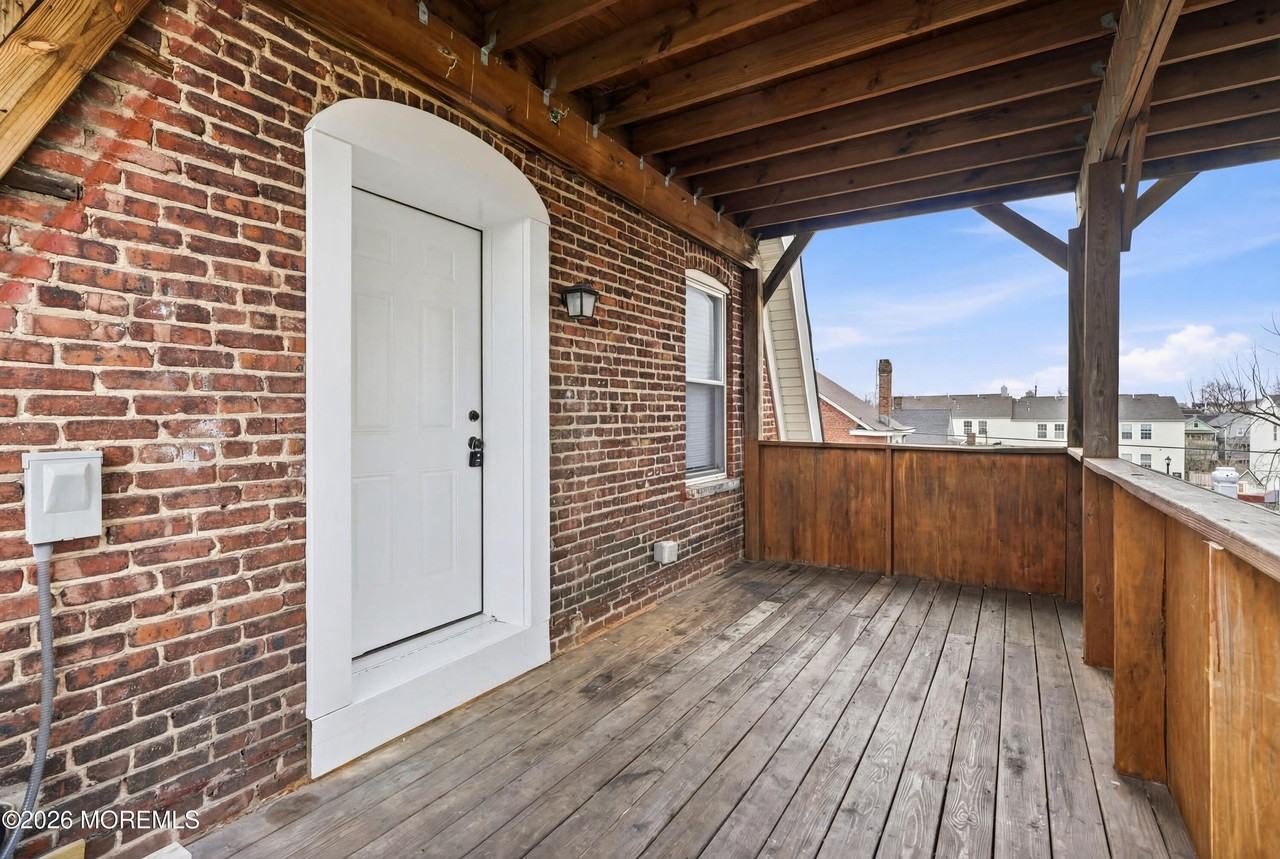 115 Remsen Ave - Photo 4 of 34