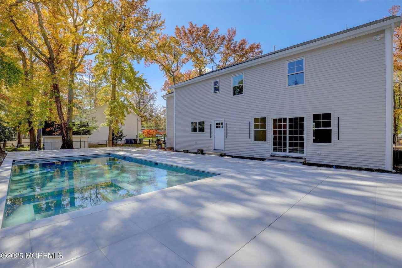 243 Woodcrest Rd - Photo 6 of 39