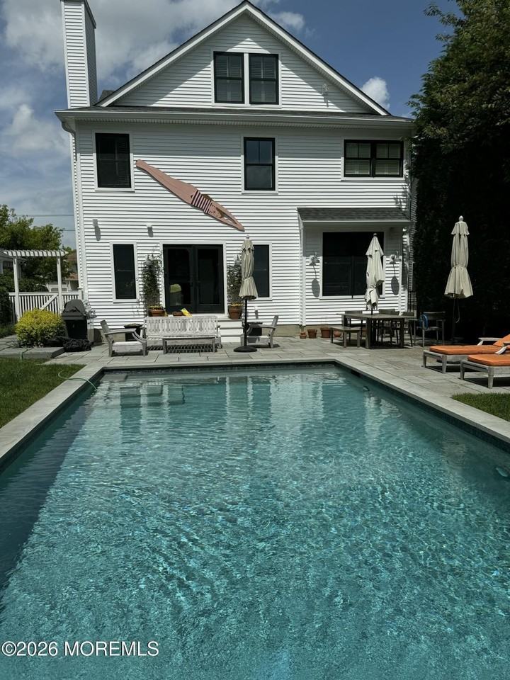 513 Morris Ave - Photo 2 of 38