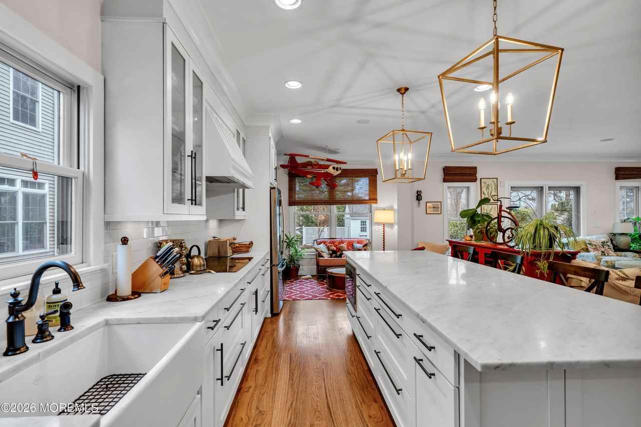 513 Morris Ave - Photo 7 of 38