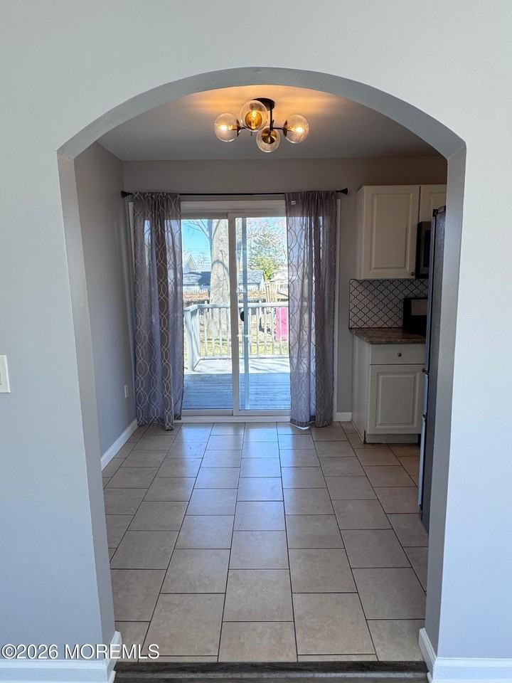 39 Harborage Ave - Photo 3 of 16