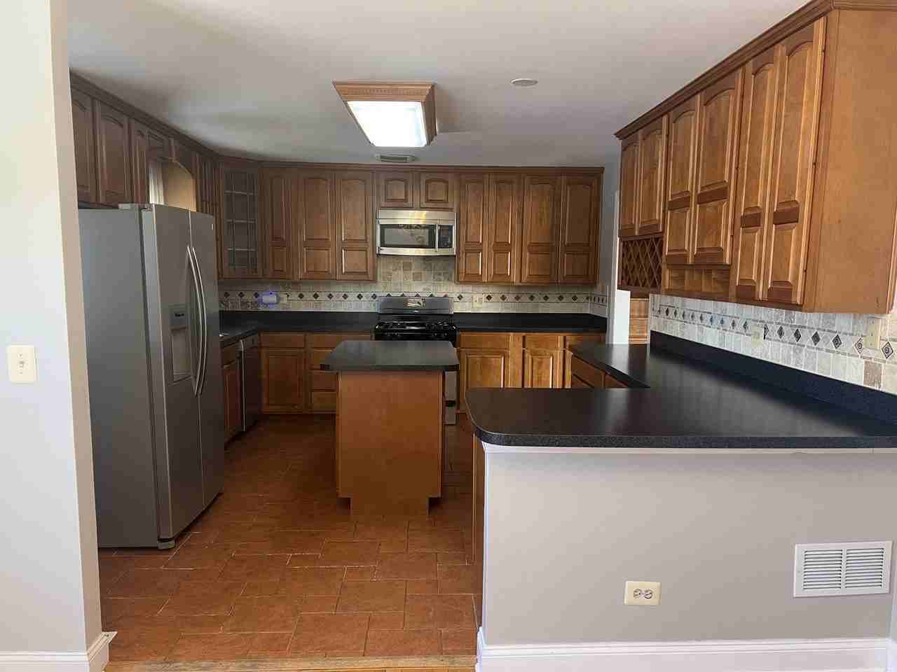 7213 Bateman St - Photo 5 of 17