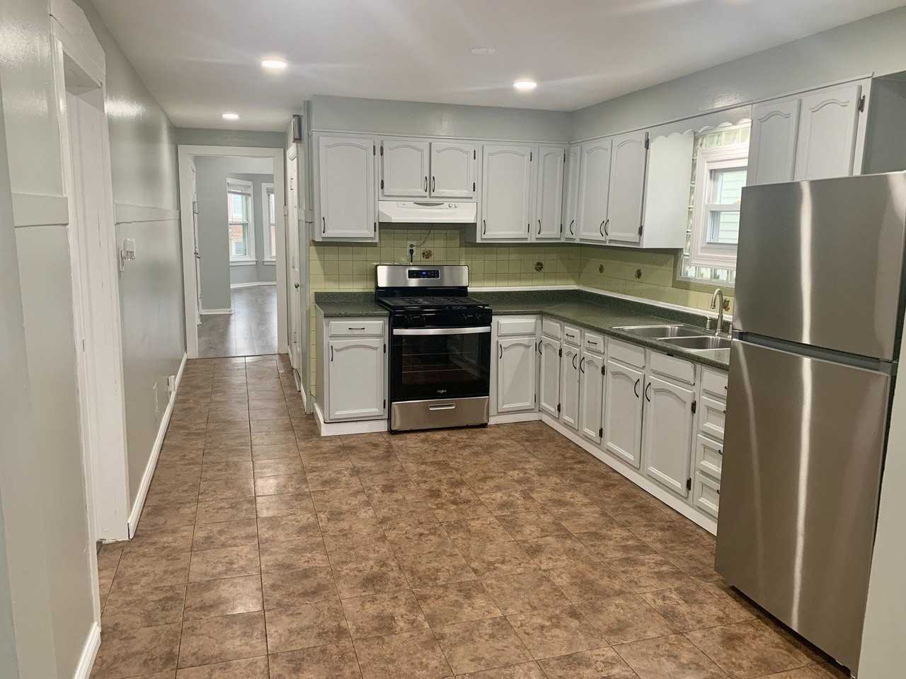 3547 W Diversey Ave Apt 2 - Photo 7 of 17