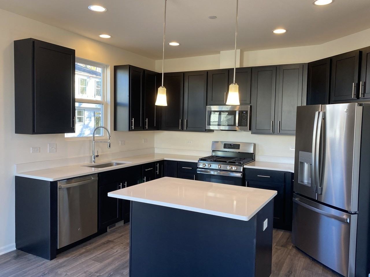 29W710 Cambridge Ct - Photo 2 of 26