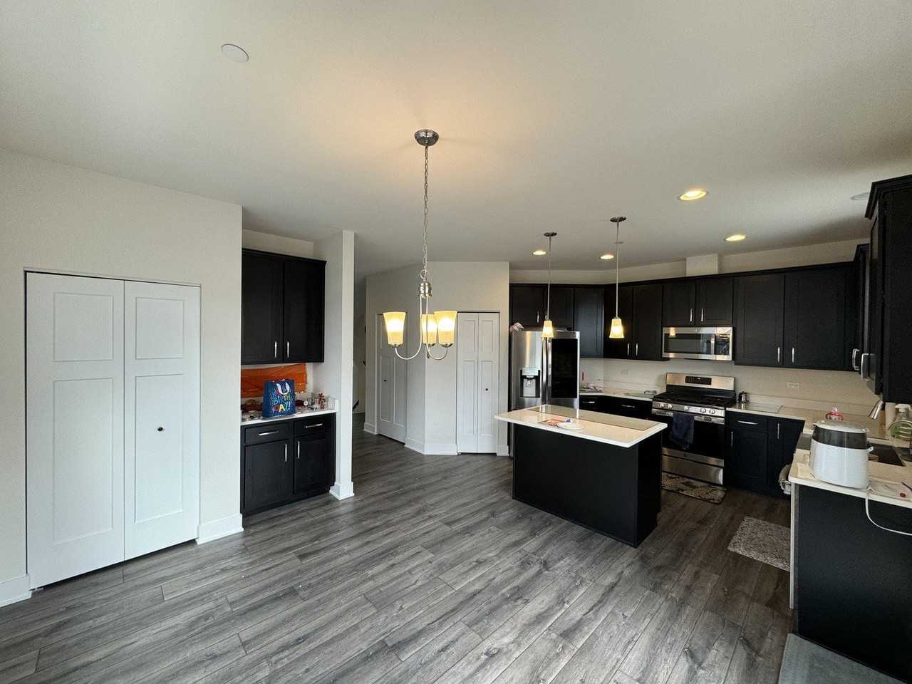 29W710 Cambridge Ct - Photo 3 of 26