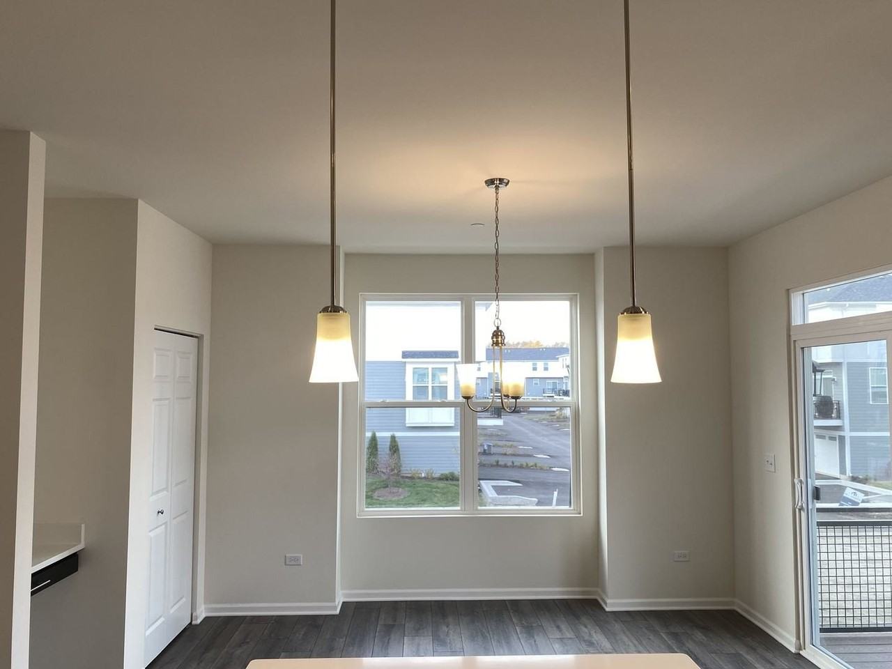 29W710 Cambridge Ct - Photo 4 of 26