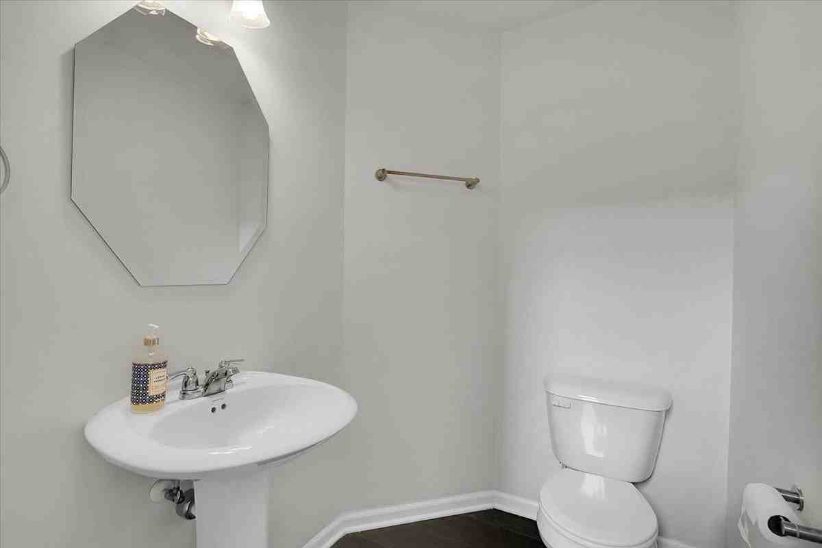 29W710 Cambridge Ct - Photo 6 of 26