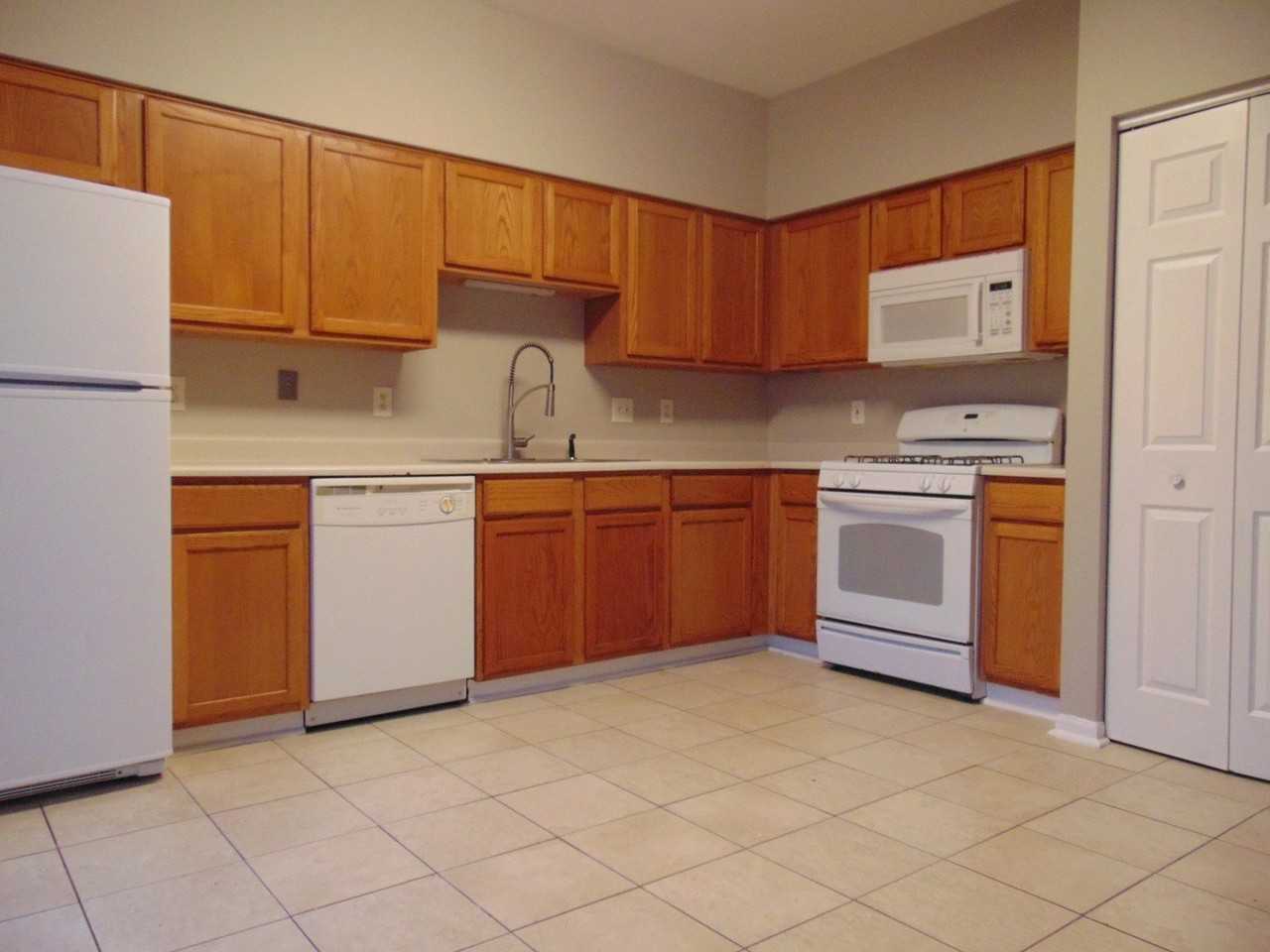 22226 W Norwich Ln Unit 1 - Photo 4 of 16