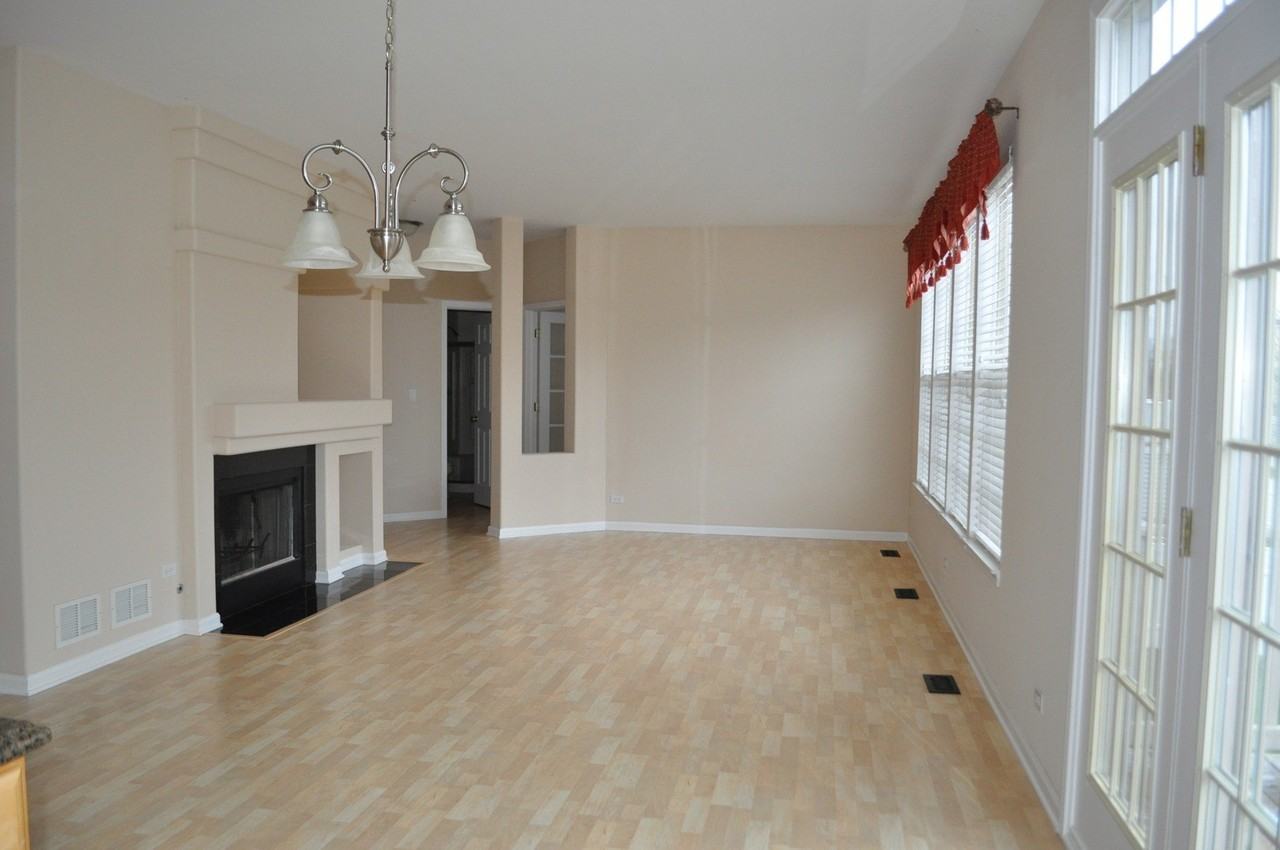 452 E Amherst St - Photo 5 of 21