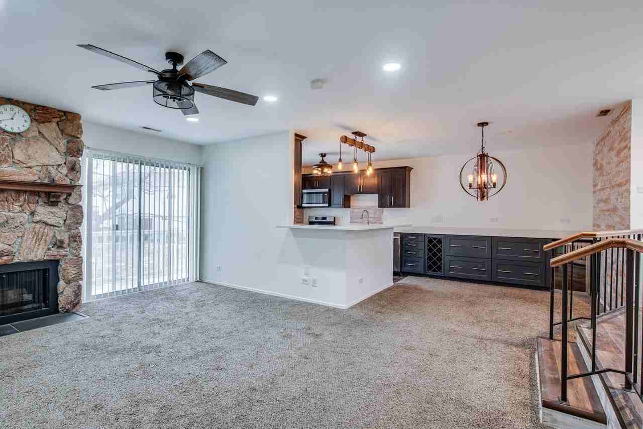 340 Springlake Ln Apt D - Photo 3 of 15