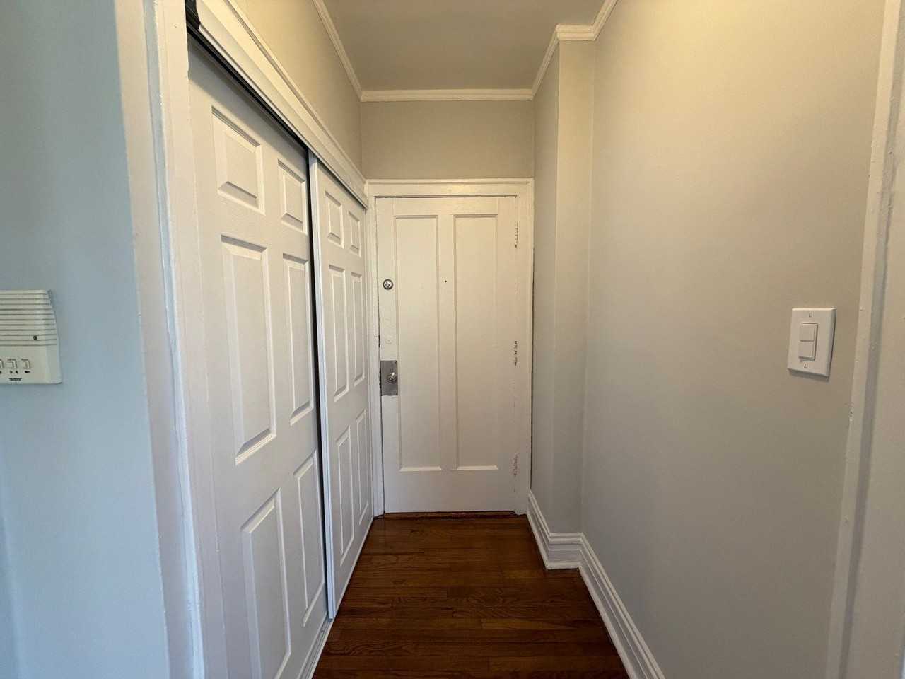 1525 W Estes Ave Apt B1 - Photo 3 of 11