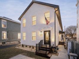 featured image of 327 N Loomis St Unit 327a