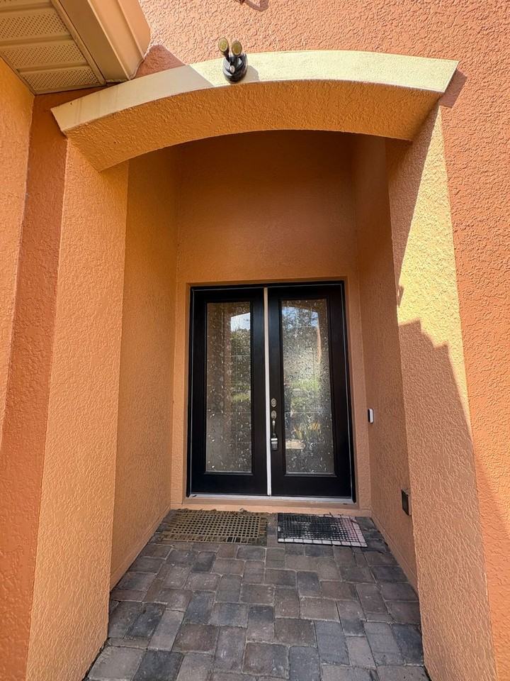 898 San Raphael St - Photo 2 of 36