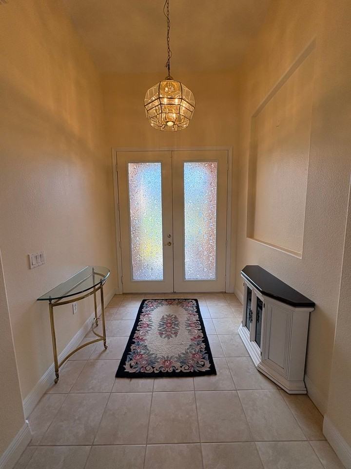 898 San Raphael St - Photo 3 of 36