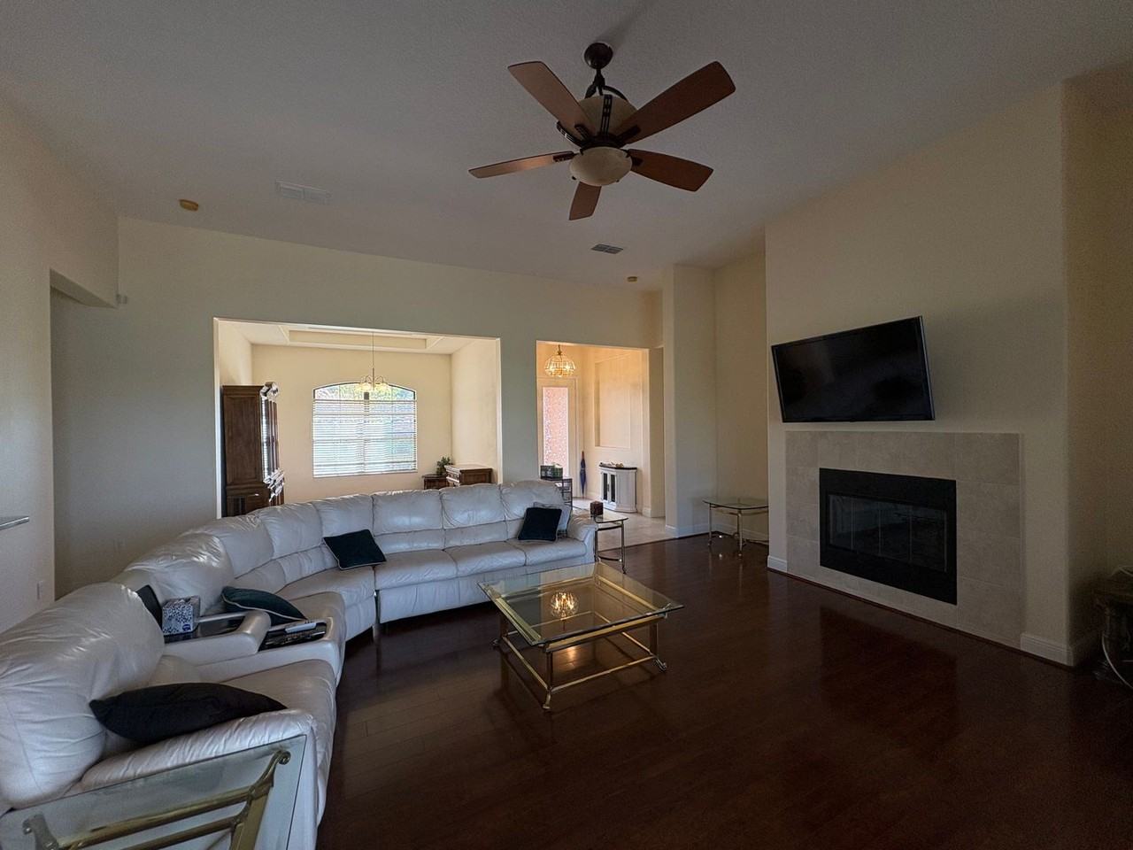 898 San Raphael St - Photo 5 of 36