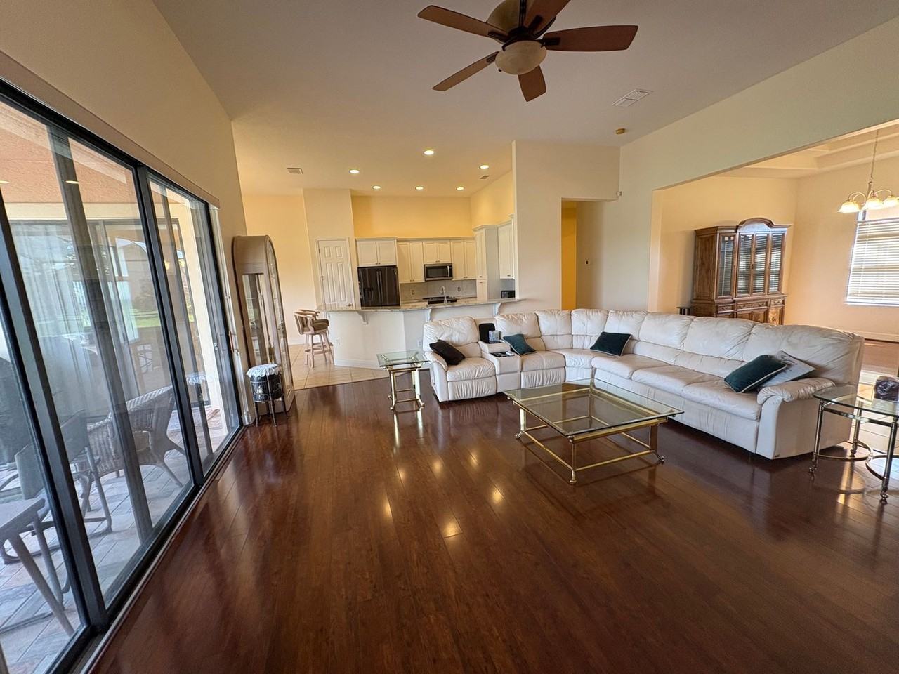 898 San Raphael St - Photo 7 of 36