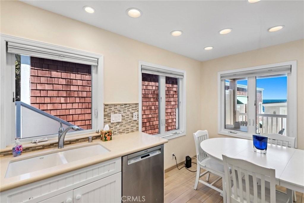 1055 Gaviota Dr - Photo 6 of 19