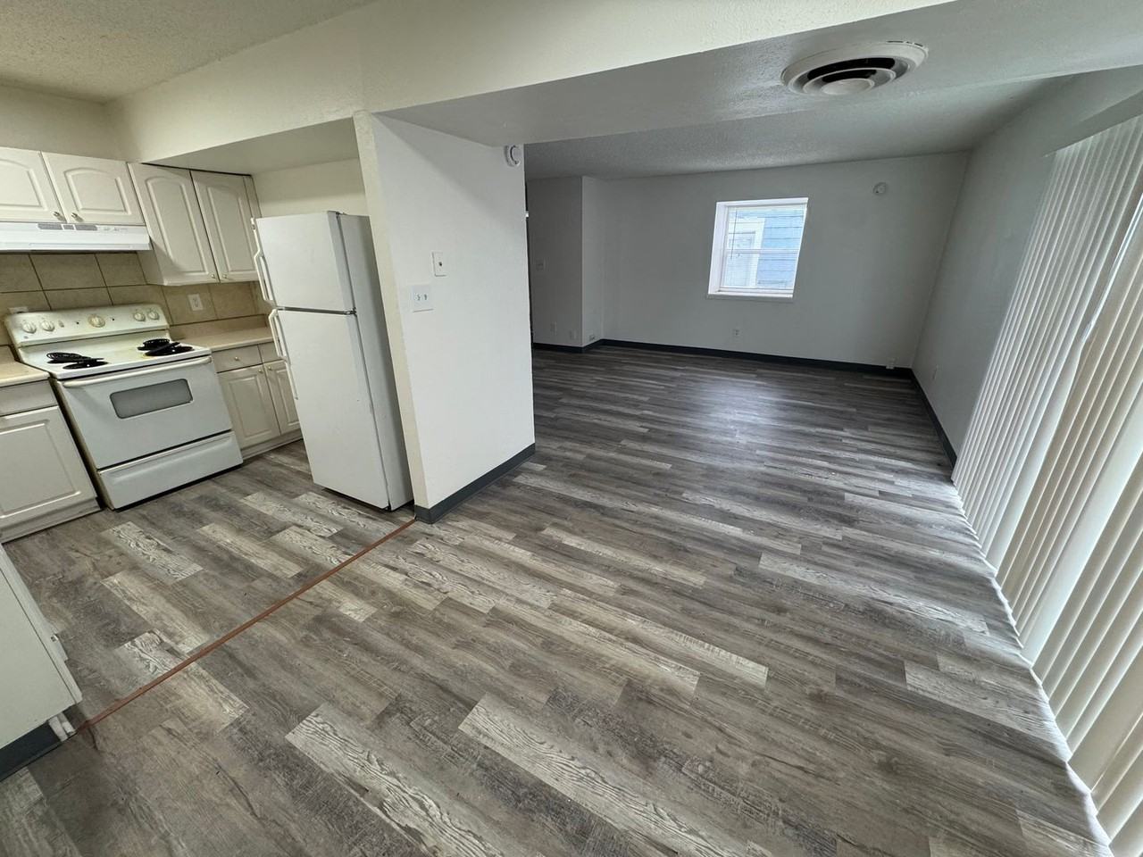 Fountain Plaza - Photo 5 of 49