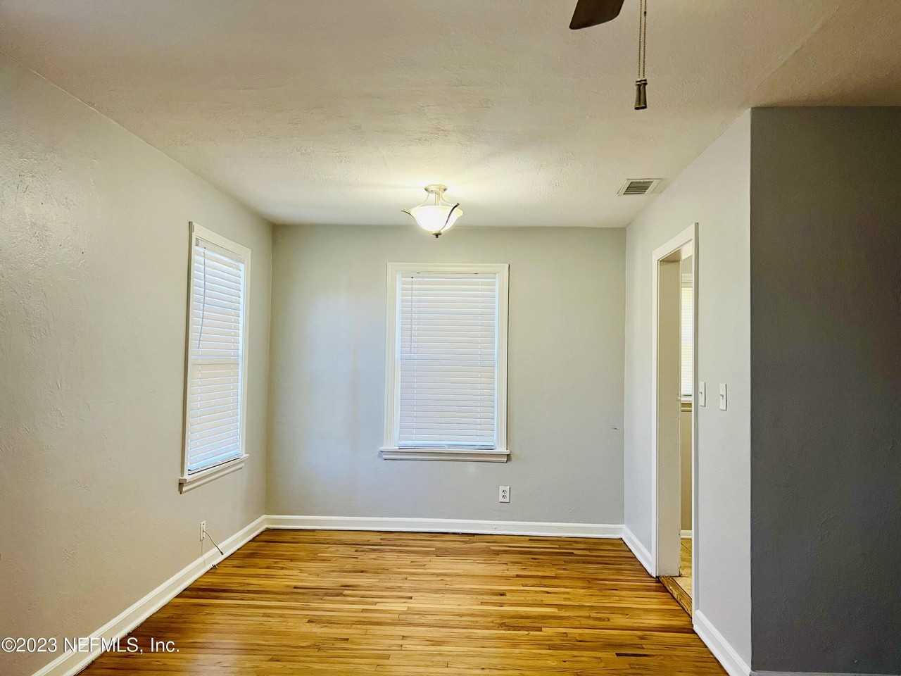 2105 Kingswood Rd - Photo 3 of 15