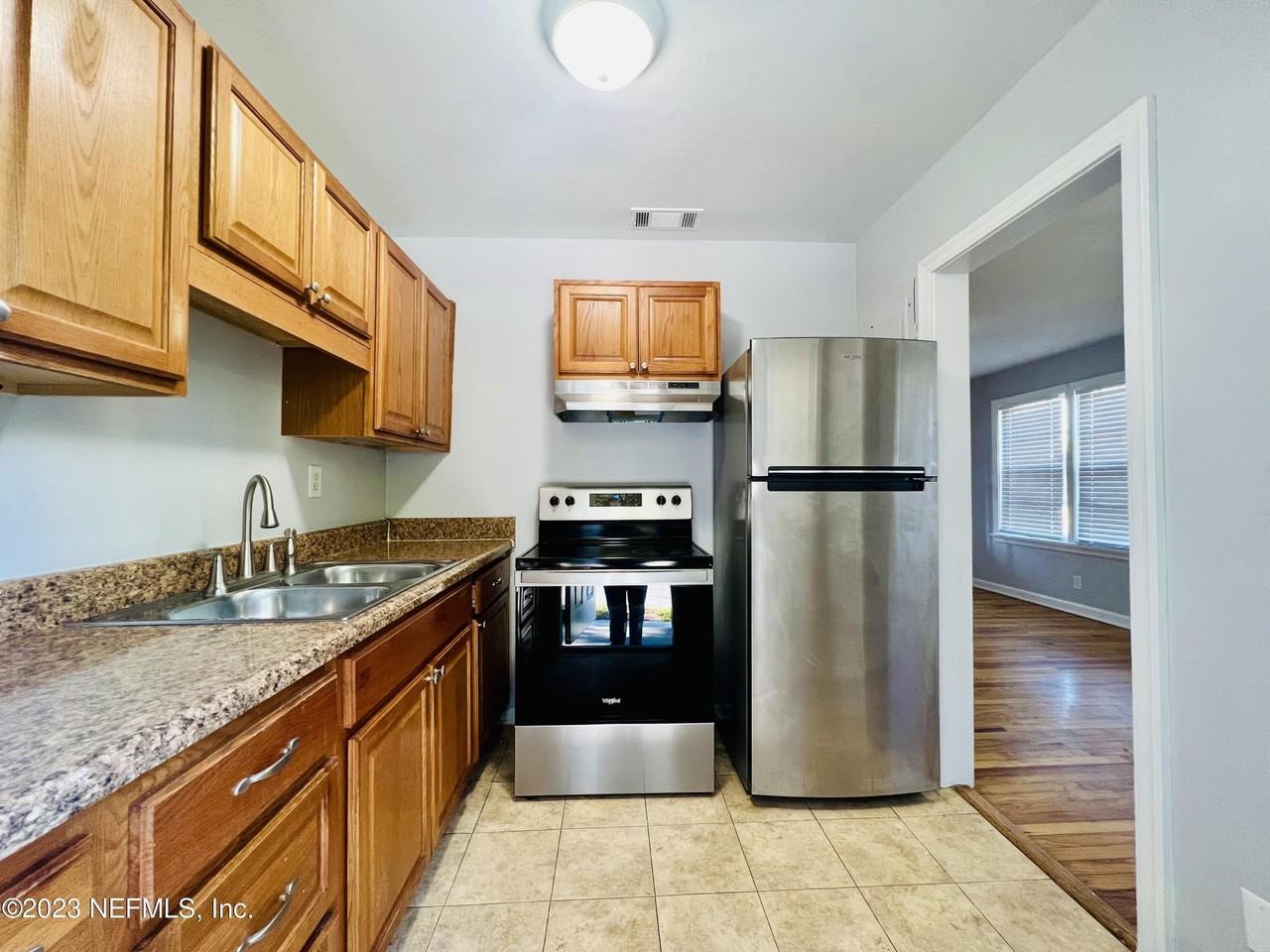 2105 Kingswood Rd - Photo 4 of 15