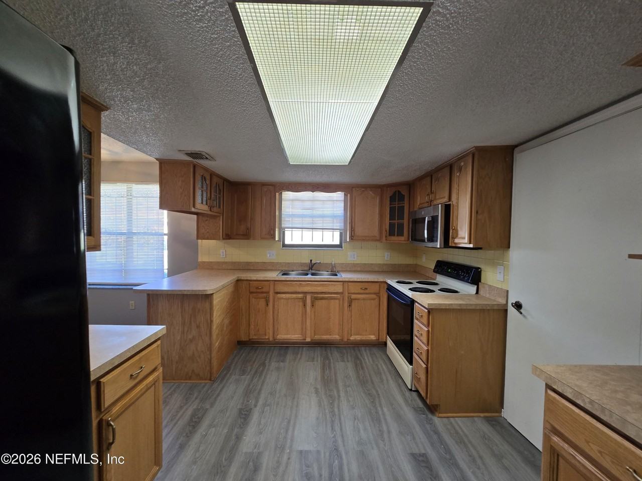 5639 Sophist Cir N - Photo 6 of 32