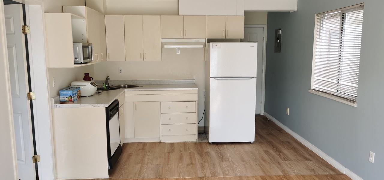 3173 Jervis Street - Photo 6 of 9