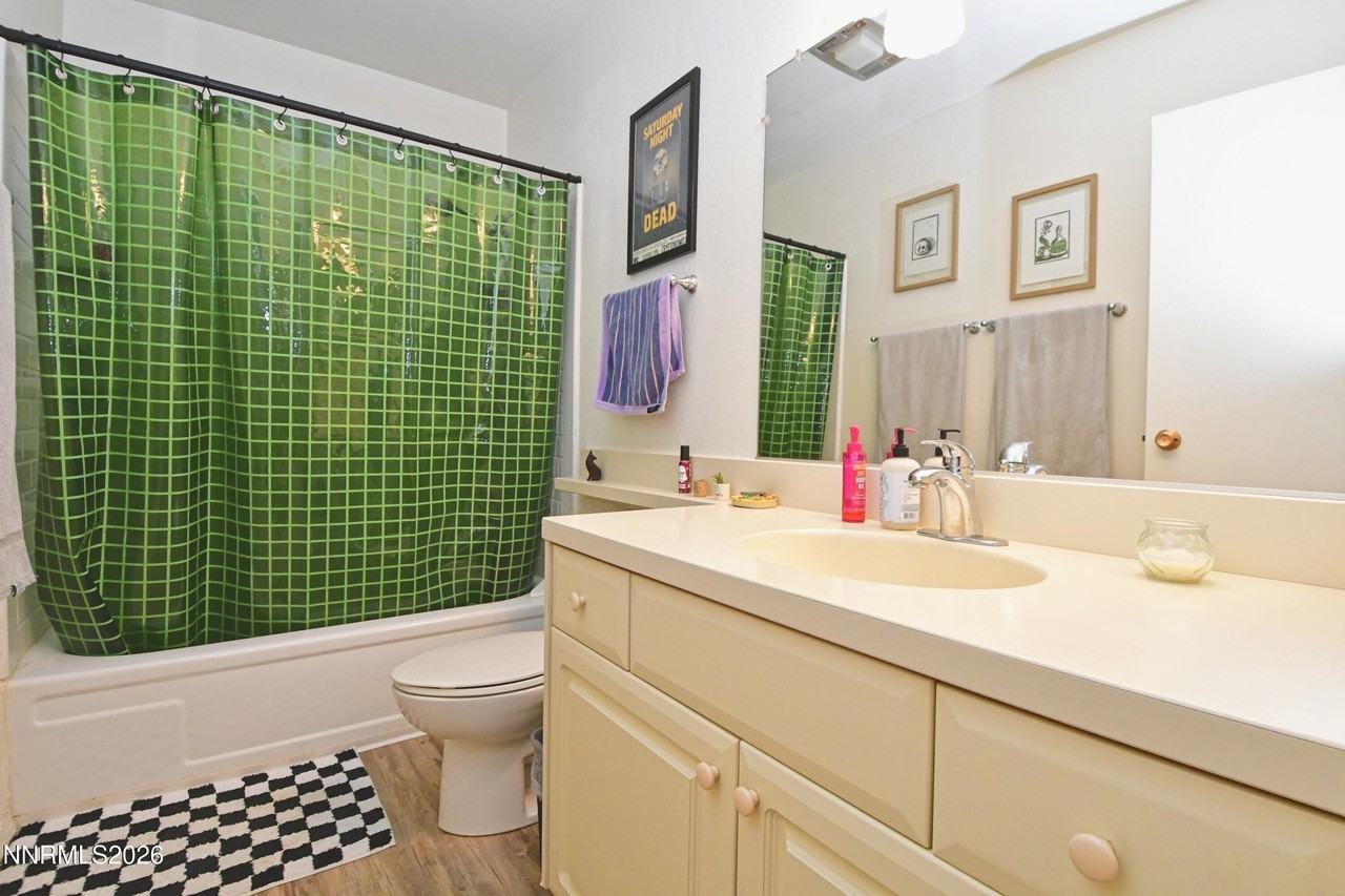 2955 Lakeside Dr Unit 301 - Photo 4 of 13