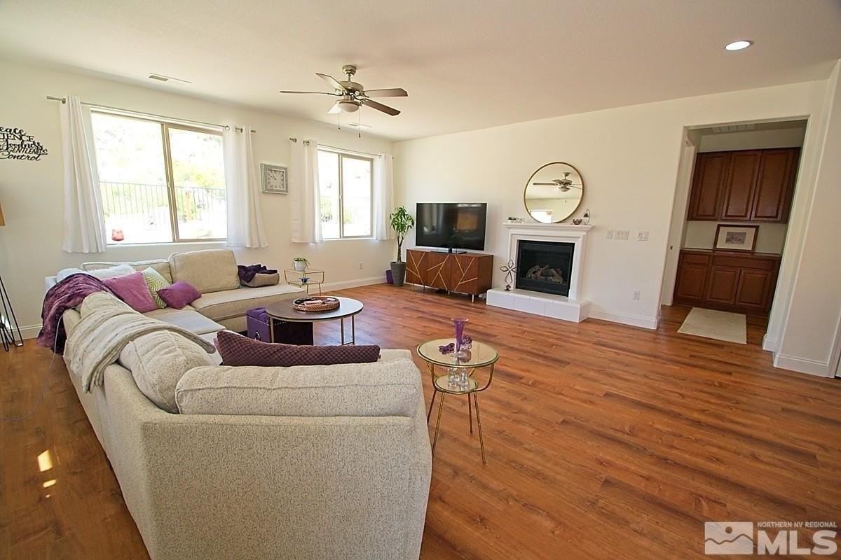 1051 Bogie Ct - Photo 3 of 15