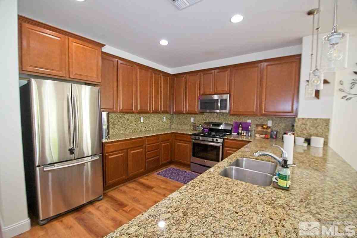 1051 Bogie Ct - Photo 6 of 15