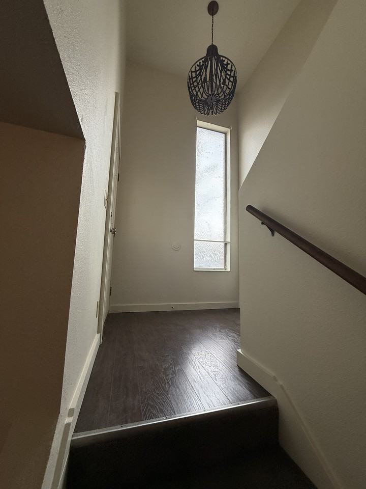 655 E Malibu Dr - Photo 6 of 11