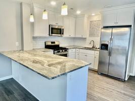 featured image of 525 S Oak St