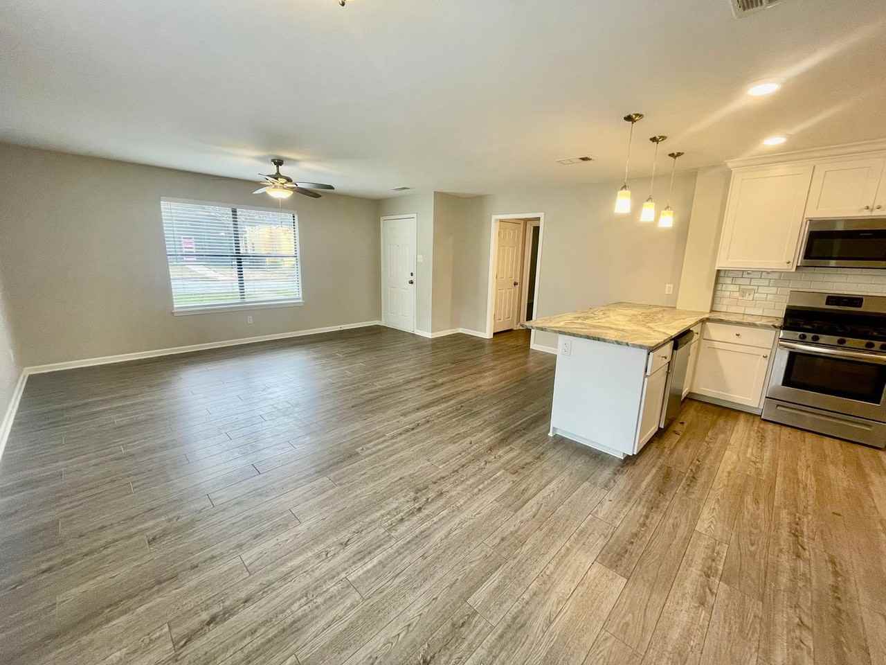 525 S Oak St - Photo 7 of 20