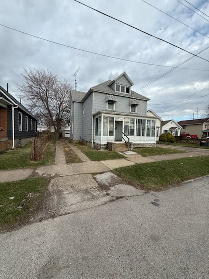 214 Shelby St - Photo 2 of 18