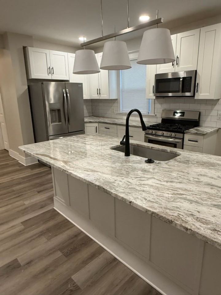 214 Shelby St - Photo 4 of 18