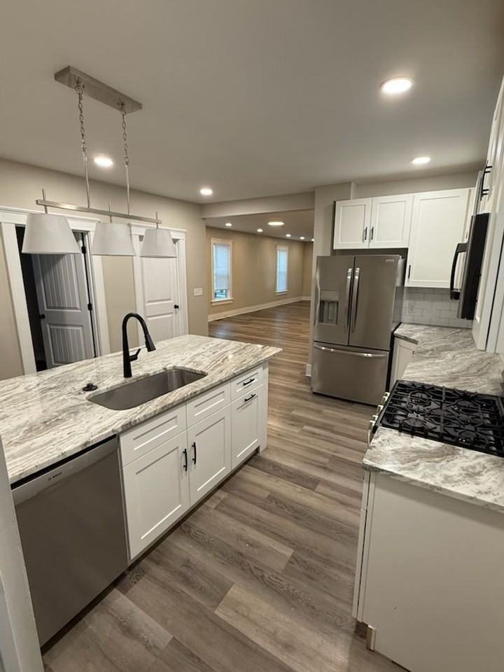 214 Shelby St - Photo 5 of 18