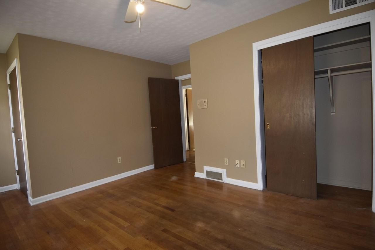 4060 Tessland Rd - Photo 4 of 15