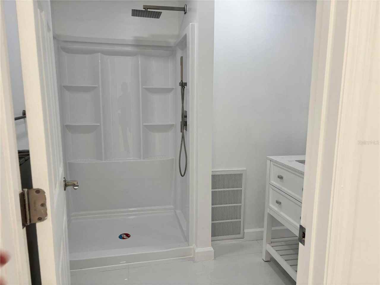 124 Coronado Rd #B - Photo 5 of 11