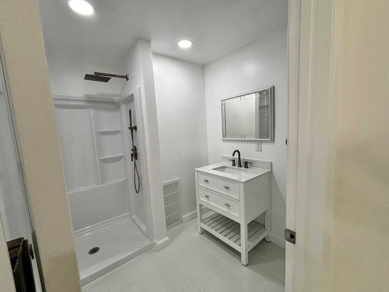 124 Coronado Rd #B - Photo 6 of 11