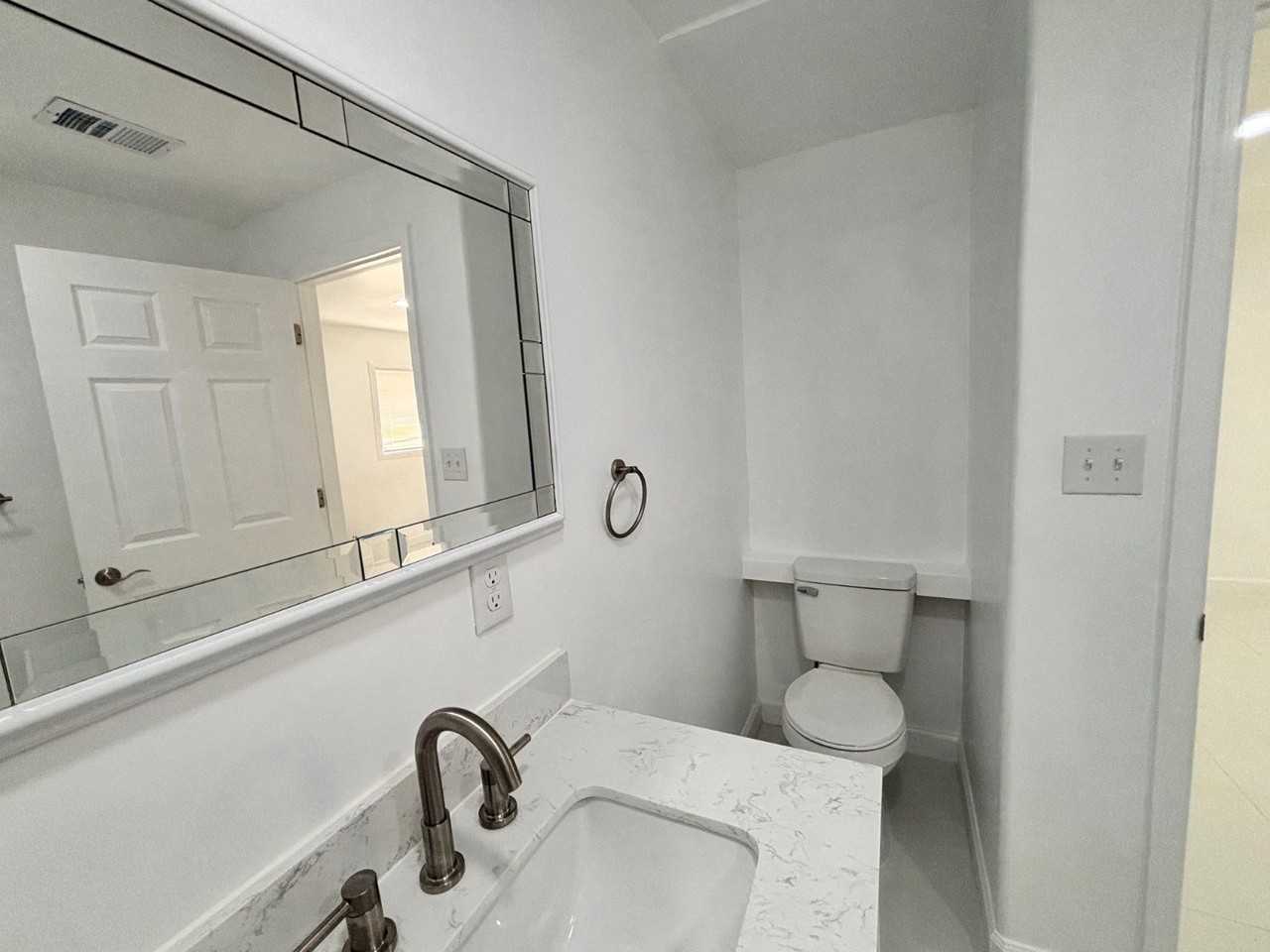 124 Coronado Rd #B - Photo 7 of 11