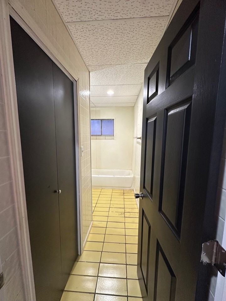 103 S 8th St - Photo 5 of 6