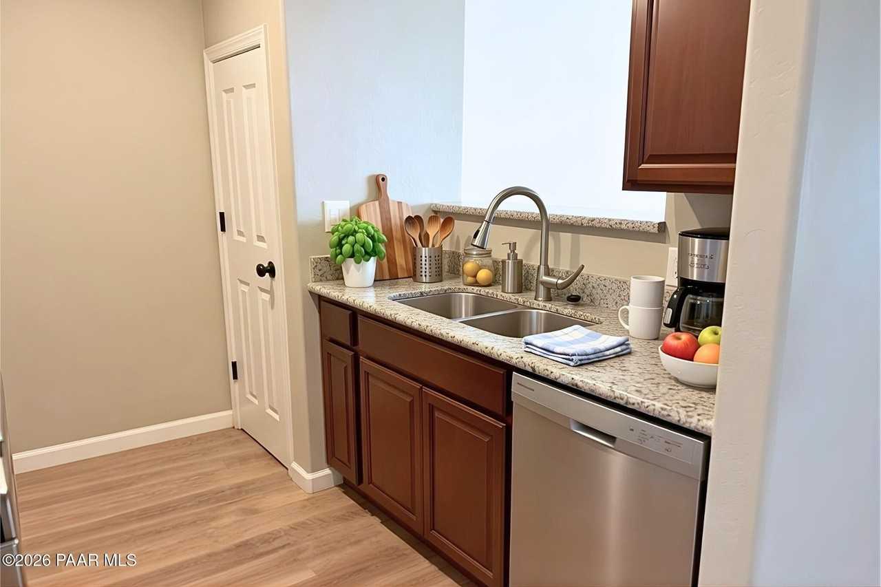 3133 N Yavapai Rd E #2 - Photo 4 of 11