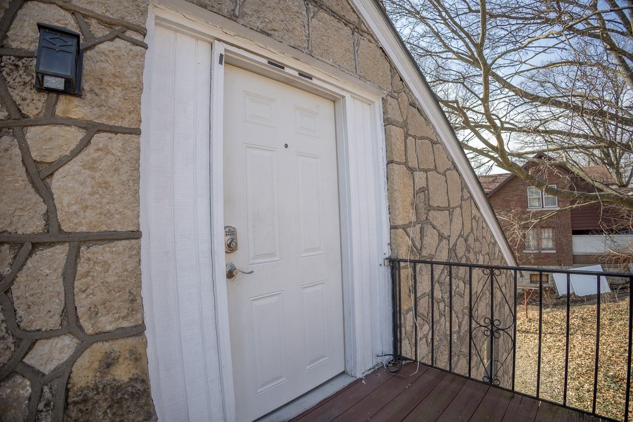 1214 E Dunklin St #B - Photo 3 of 12